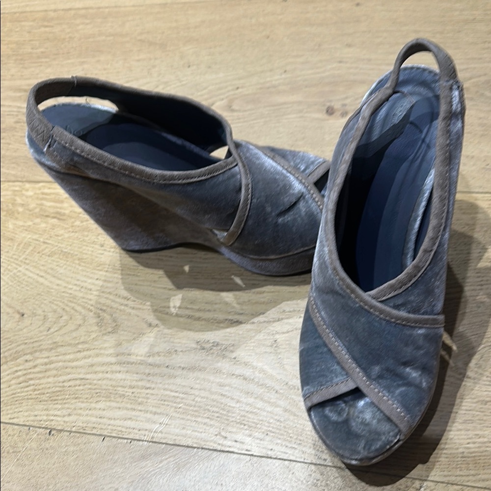 Stylish Women's Wedge Shoes - Gray